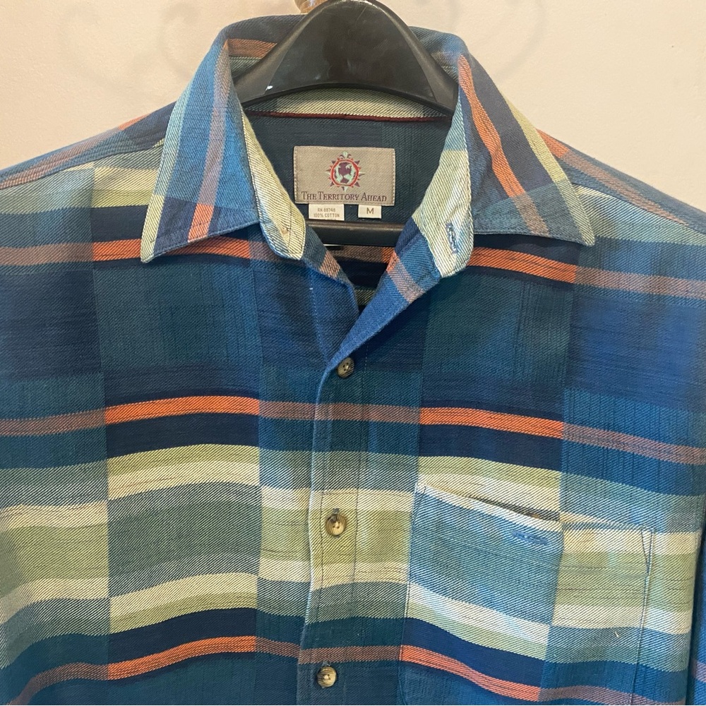 Men’s MEDIUM ‘THE TERRITORY AHEAD’ FLANNEL SHIRT